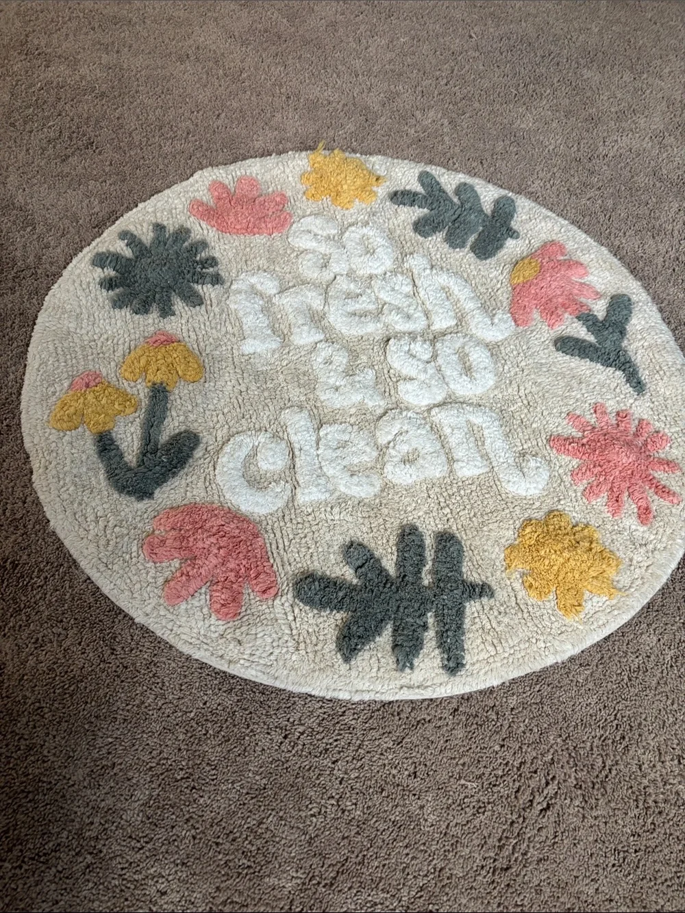 Round Floral 'Fresh & So Clean' Accent Rug - Cream with Pink, Yellow & Green